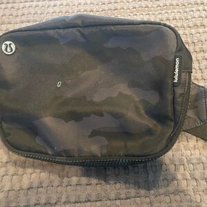 lululemon athletic  Black Camouflage Belt Bag
